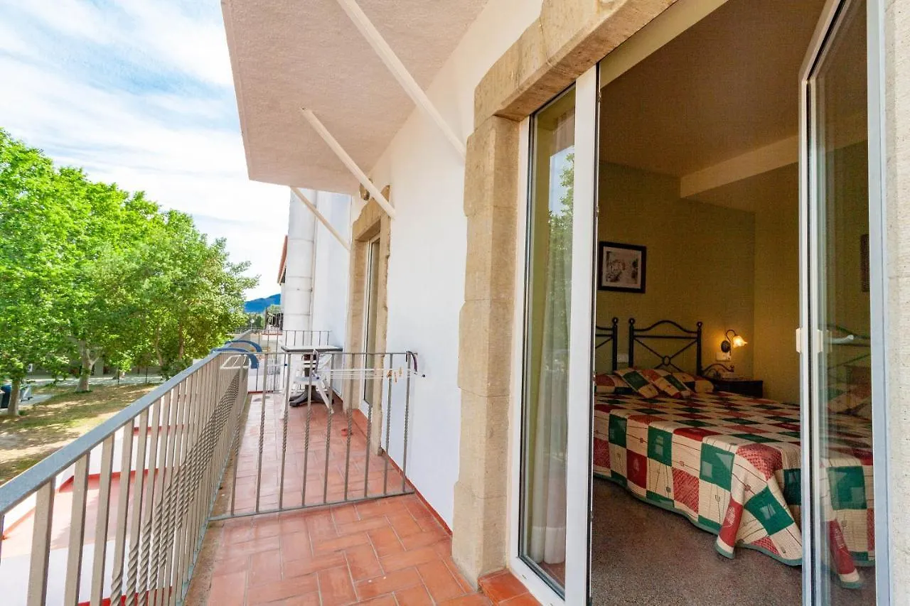 Hotel Castell Blanc Empuriabrava Spain