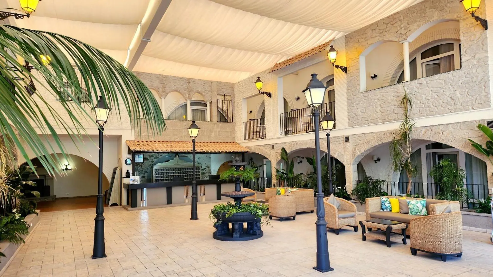 ***  Hotel Castell Blanc Empuriabrava Spain