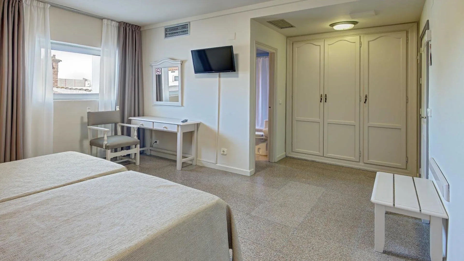 Hotel Castell Blanc Empuriabrava