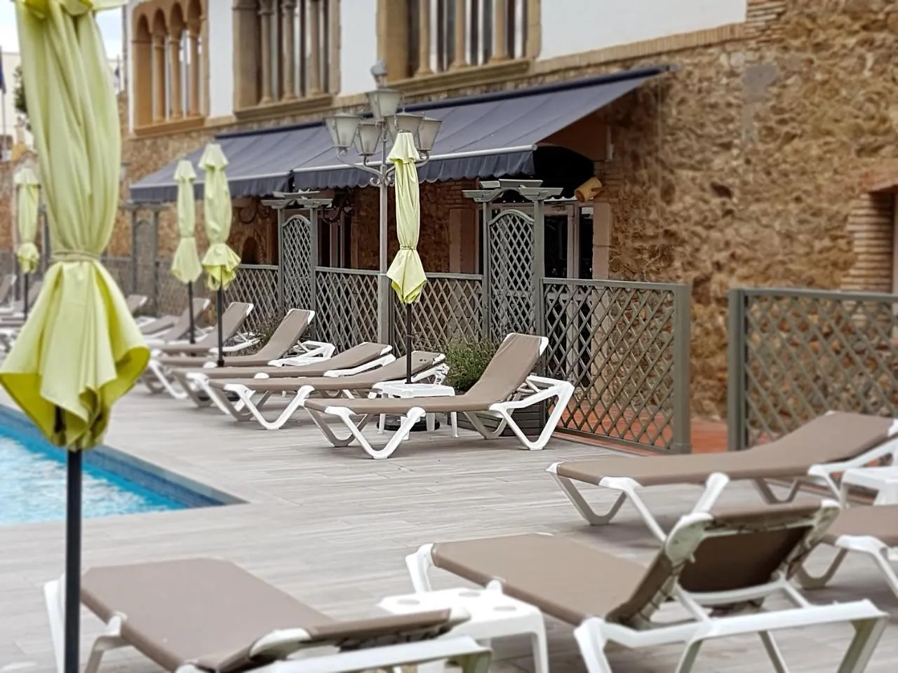 Hotel Castell Blanc Empuriabrava